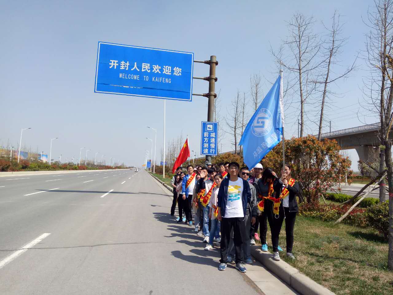 ���ϟ�͢�Ɏ�������4��ͽ�����ڳГ�؟��